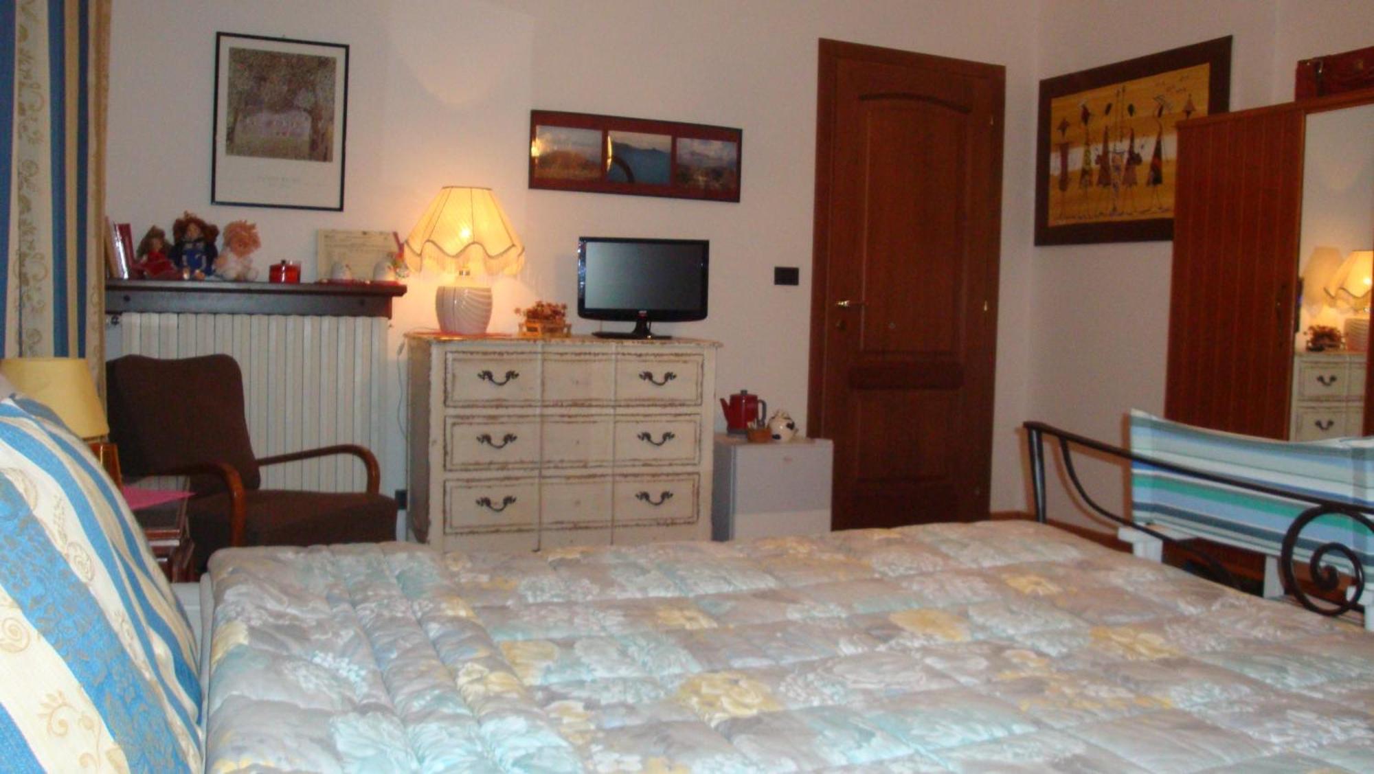Il Melograno Bed and Breakfast Borgo San Dalmazzo Δωμάτιο φωτογραφία